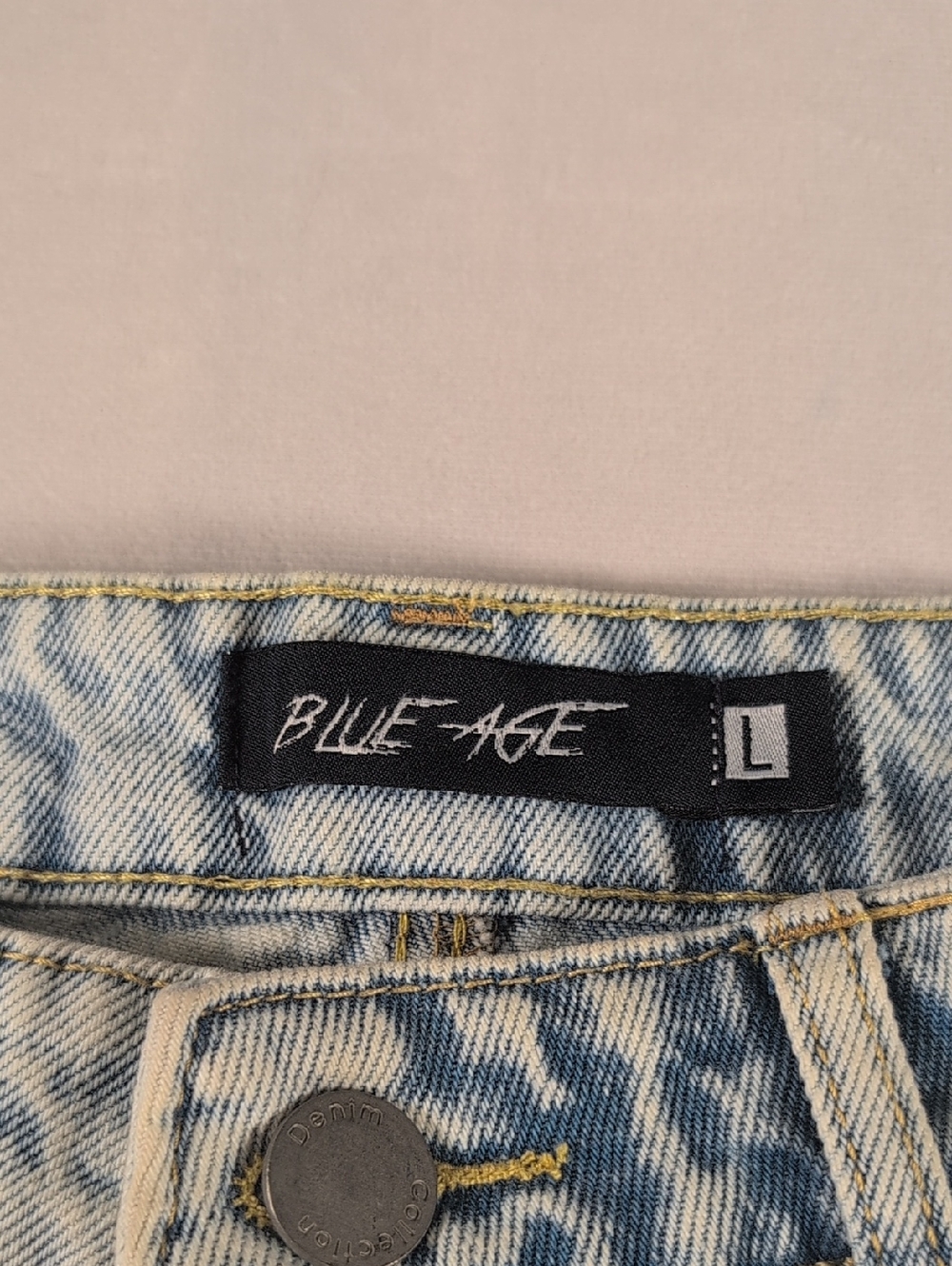 Blue Age High Rise Light Wash Denim Shorts with Raw Hem Size Large - Picture 2 of 9